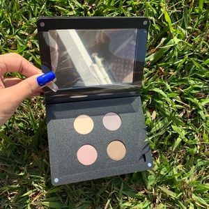 Ittse eyeshadow palette